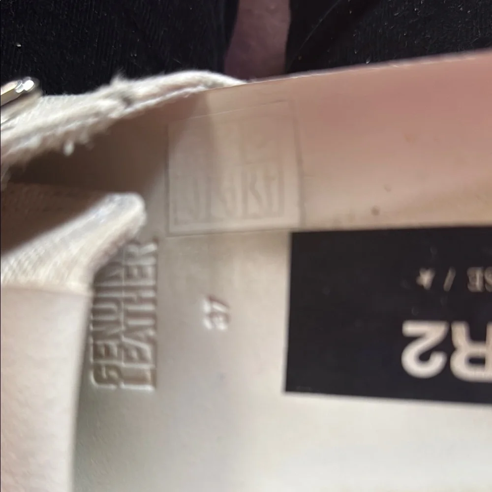 Golden goose White and with Black suede V Star2 Women's Sneakers - Picture 5 of 6
